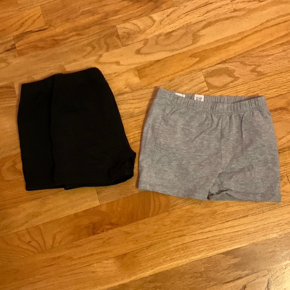 Bundle shorts.(Three).